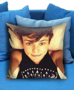 ashton irwin selfie Pillow case