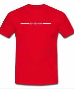 les filles en rouje tshirt