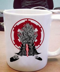 Playing the game of thrones Ceramic Mug KM