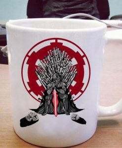 Playing the game of thrones Ceramic Mug KM