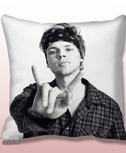 Ashton Irwin 5sos Throw Pillow KM