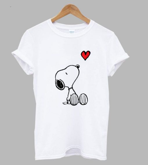 Heart sitting snoopy T Shirt KM